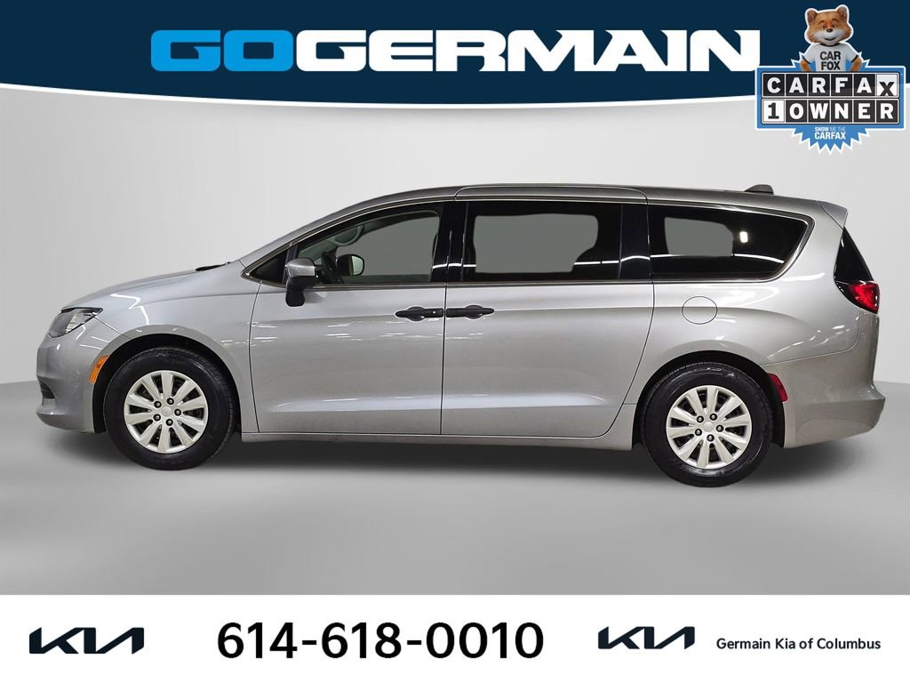 Used 2020 Chrysler Voyager L image 12