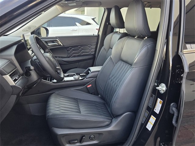 Used 2025 Mitsubishi Outlander SEL image 14