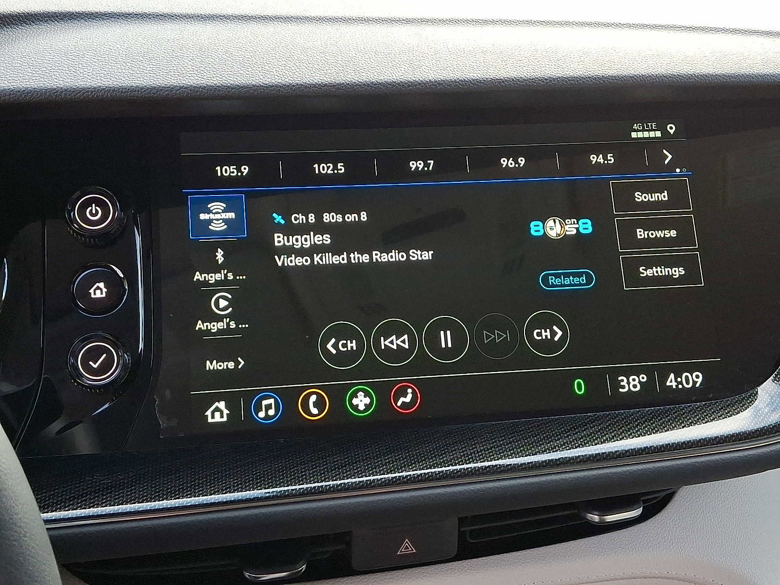 Used 2022 Buick Envision Preferred image 18