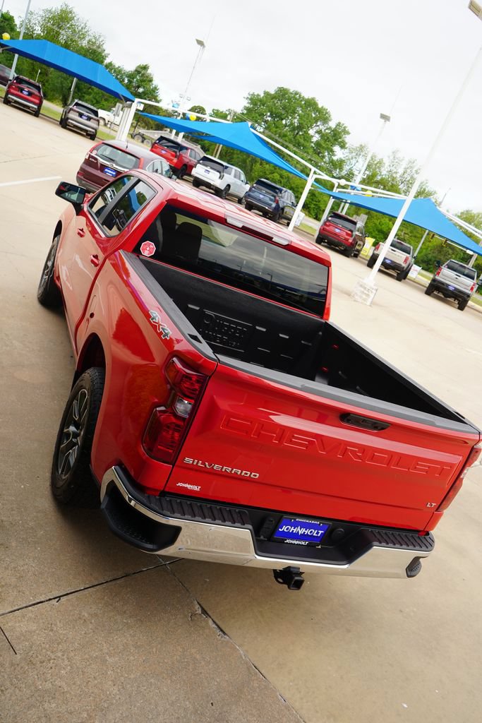 Used 2023 Chevrolet Silverado 1500 LT AWD/4WD image 12
