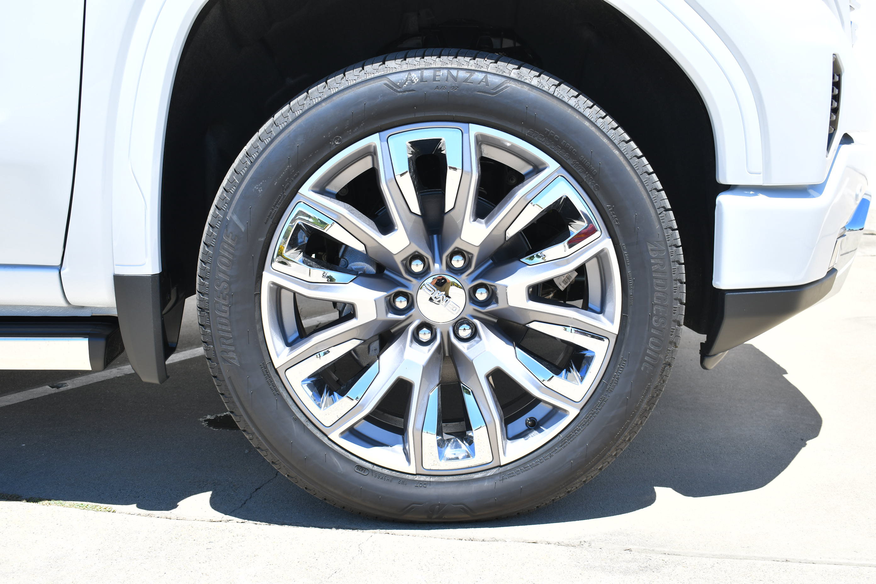 New 2026 GMC Sierra 1500 Denali w/ Denali Reserve Package AWD/4WD image 4