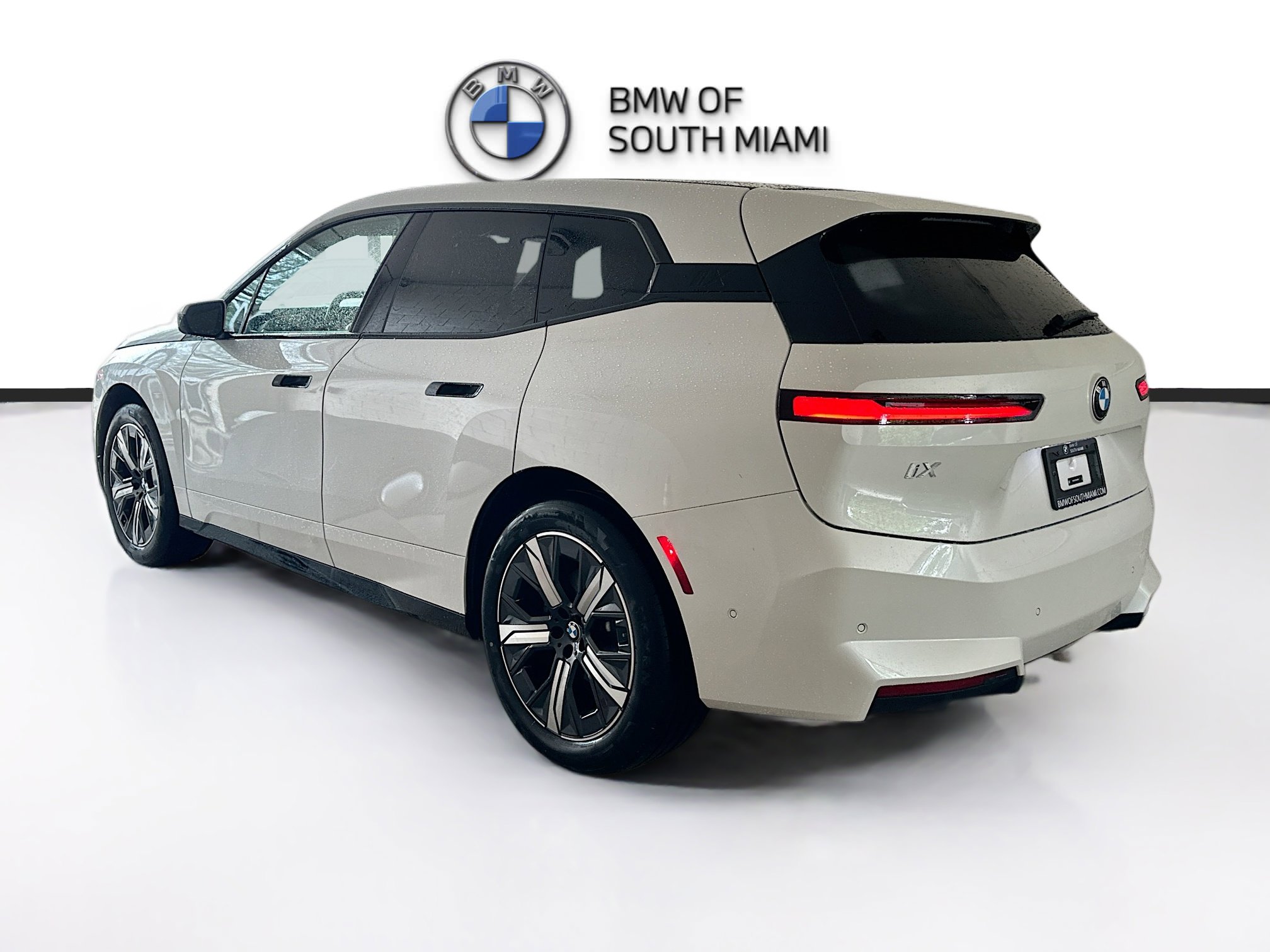 New 2026 BMW iX xDrive60 w/ Premium Package image 4