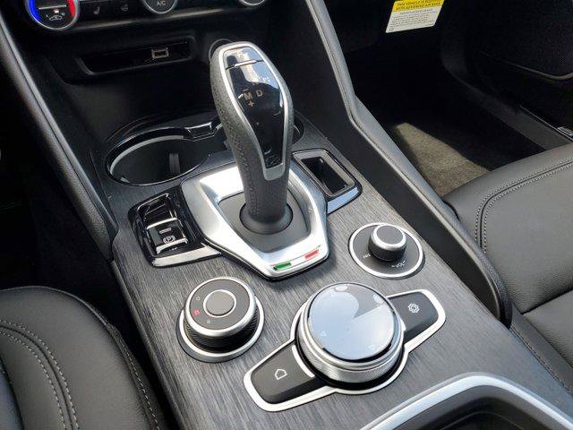New 2023 Alfa Romeo Giulia Sprint RWD image 8