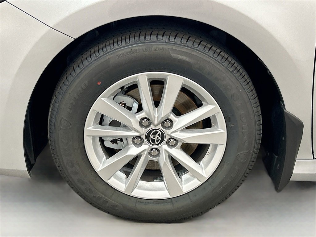 New 2025 Toyota Camry LE image 9