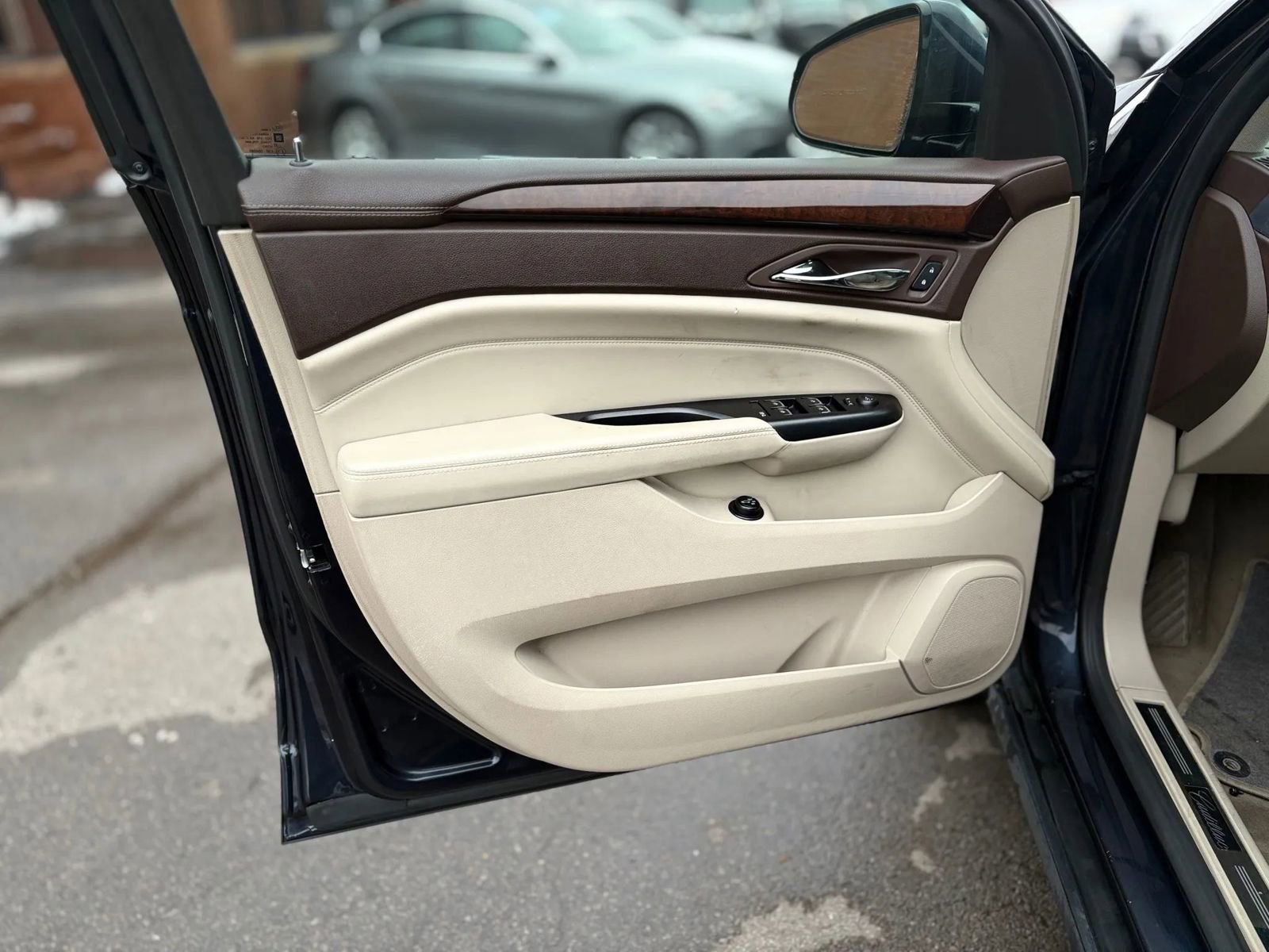 Used 2015 Cadillac SRX Premium w/ Driver Assist Package AWD/4WD image 9