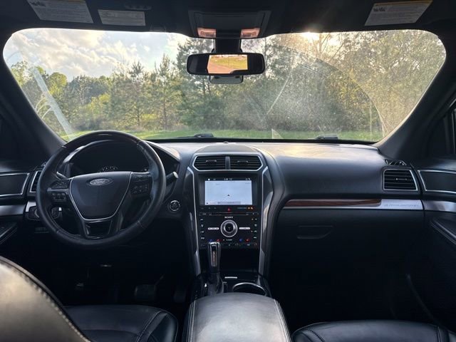 Used 2018 Ford Explorer Platinum image 14