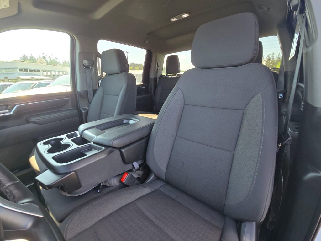 Used 2025 Chevrolet Silverado 2500 LT w/ Convenience Package AWD/4WD image 17