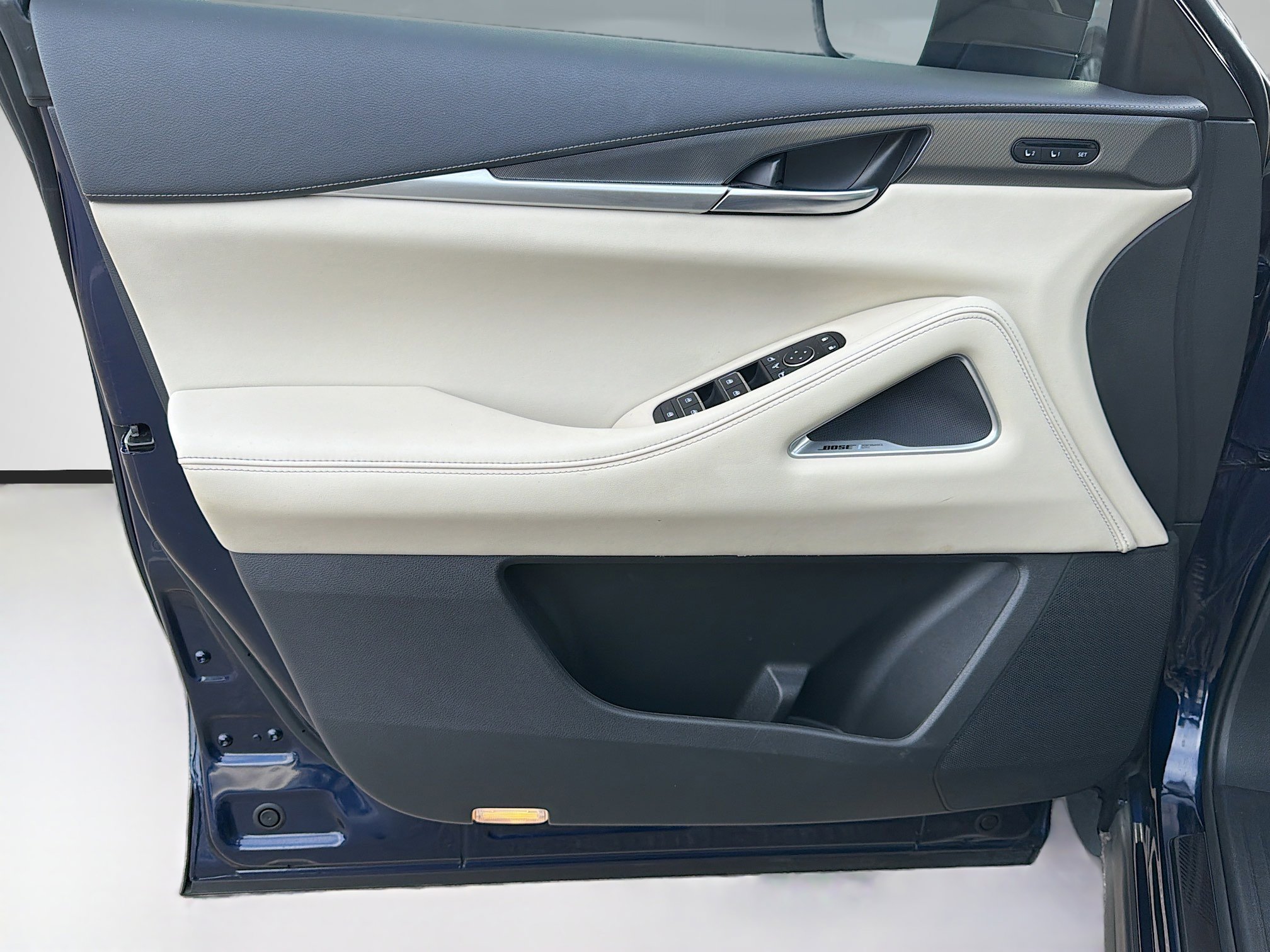 Used 2023 INFINITI QX60 Luxe w/ Performance Audio Package AWD/4WD image 23