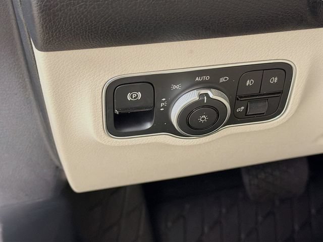 Used 2025 Mercedes-Benz GLB 250 image 12