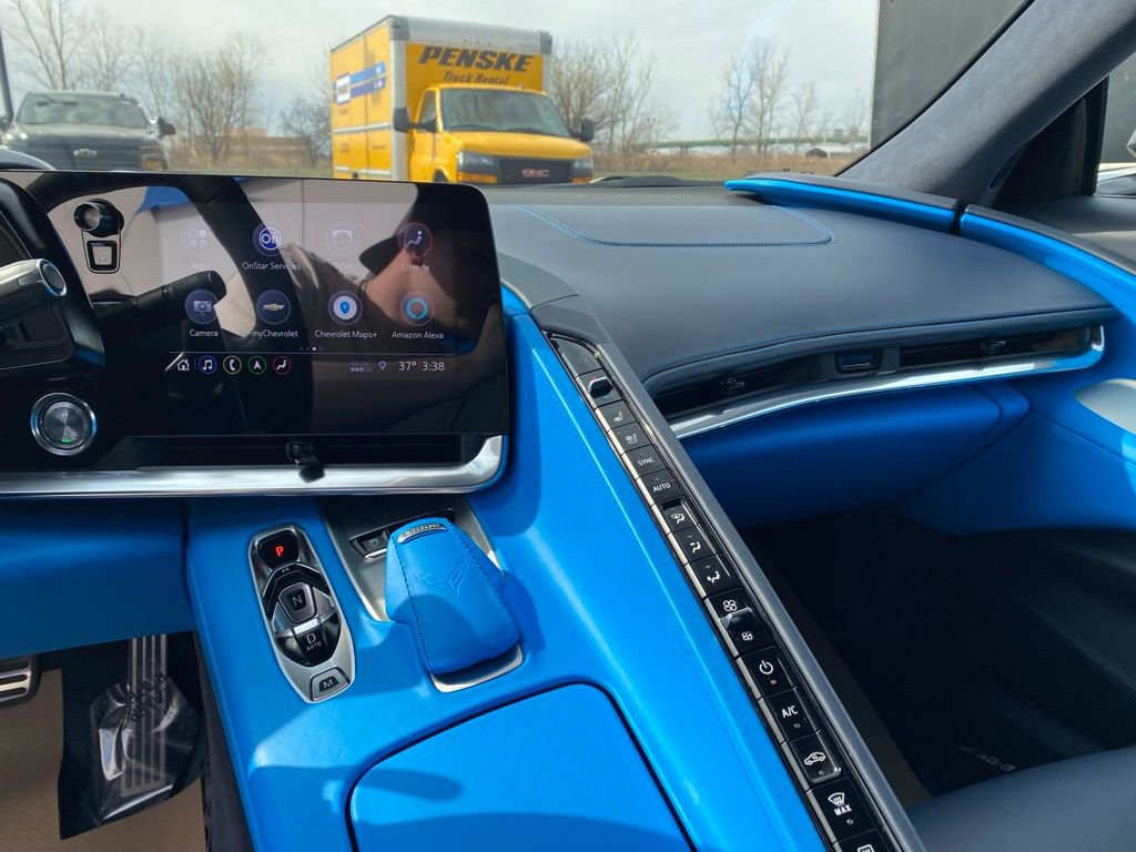 Used 2020 Chevrolet Corvette Stingray Premium Cpe w/ 3LT Preferred Equipment Group image 17