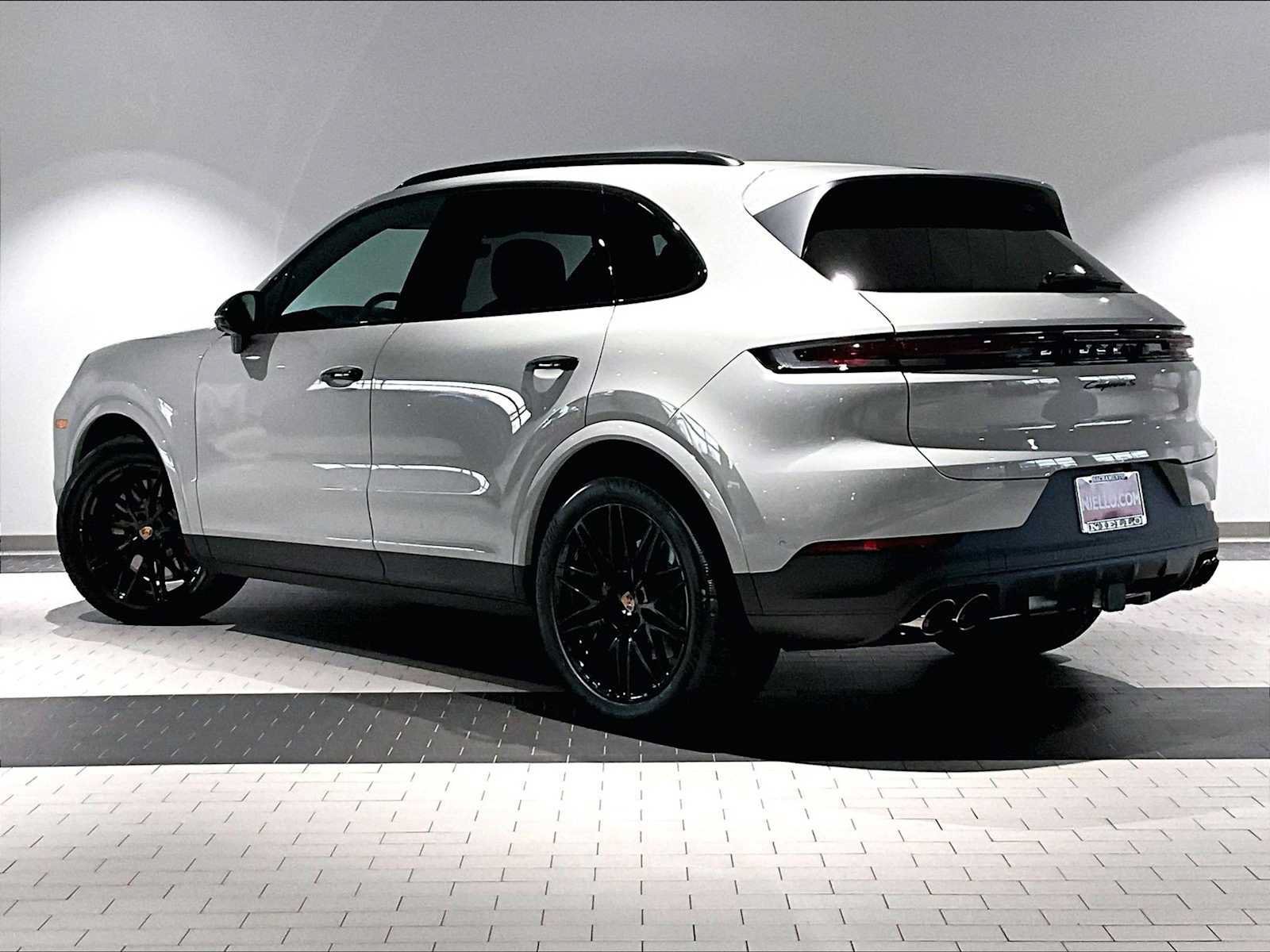 New 2026 Porsche Cayenne S AWD/4WD image 3