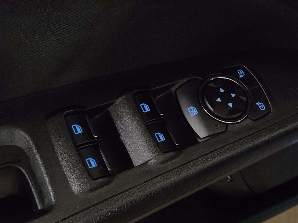 Used 2020 Ford Fusion SE image 27