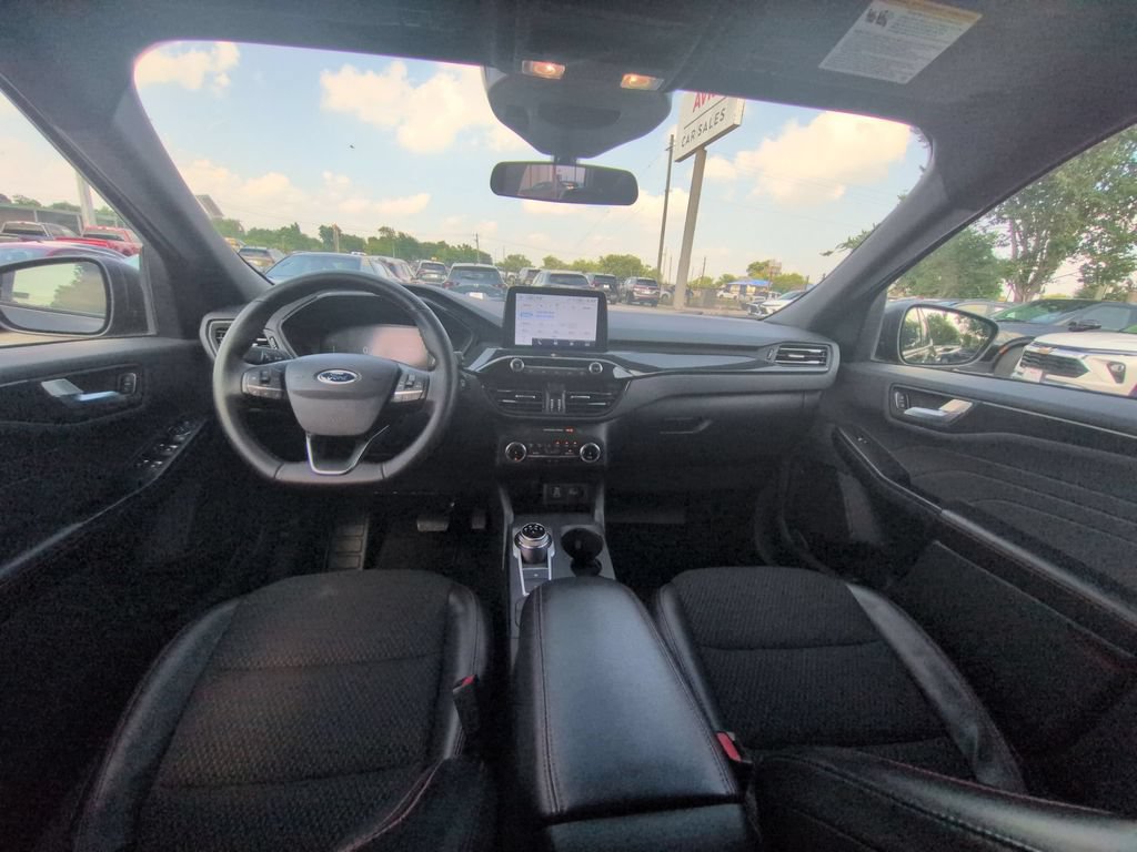 Used 2025 Ford Escape ST-Line AWD/4WD image 25