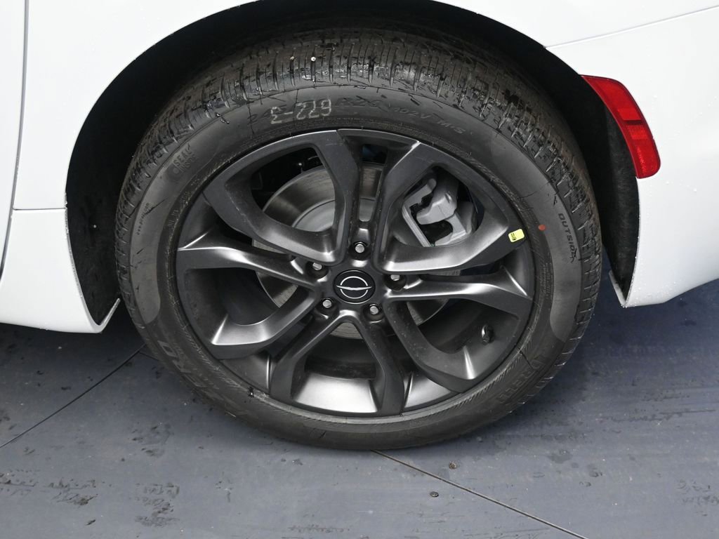 New 2026 Chrysler Pacifica Select image 9