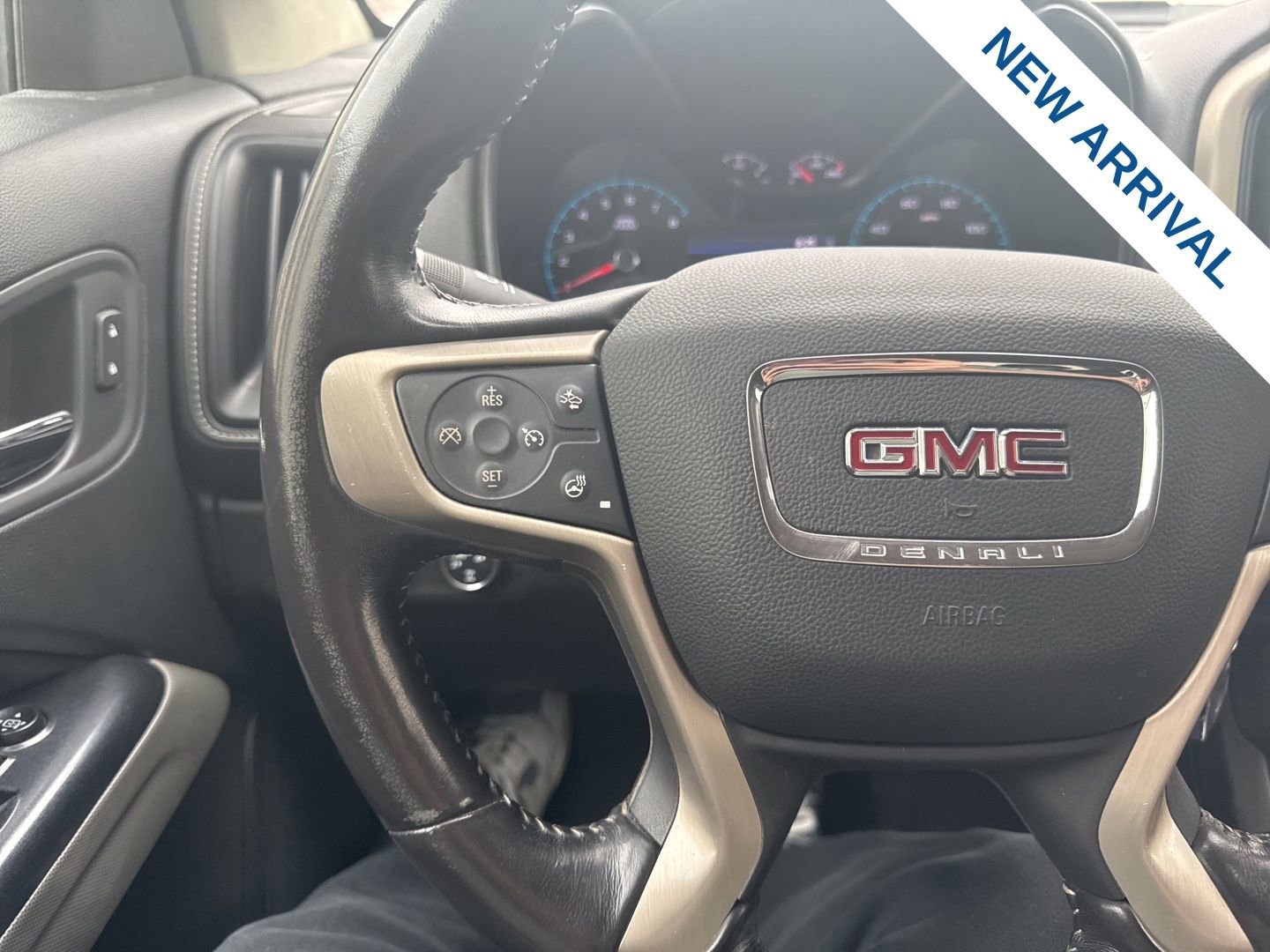 Used 2020 GMC Canyon Denali image 21