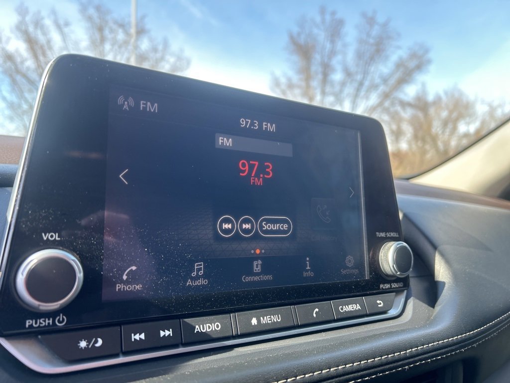 Used 2023 Nissan Rogue S image 15