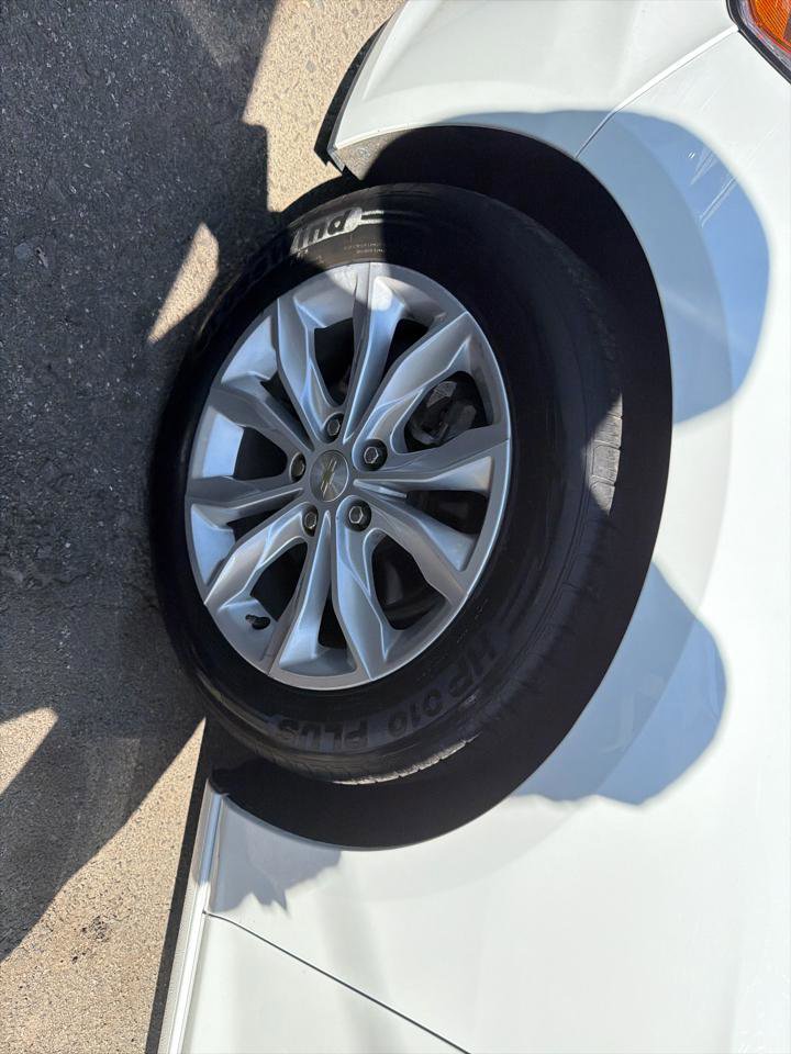 Used 2021 Chevrolet Malibu LT FWD image 14