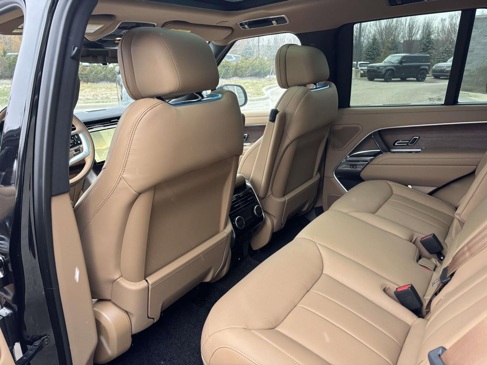 New 2026 Land Rover Range Rover SE image 21