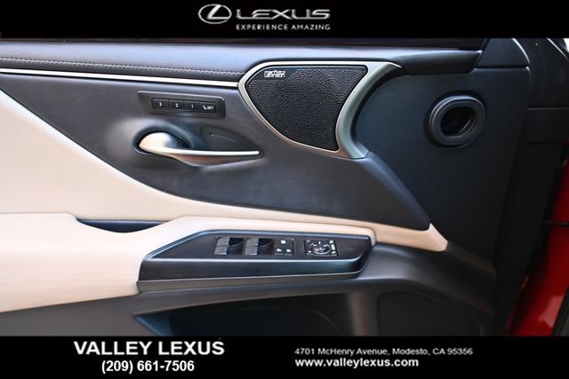 Used 2020 Lexus ES 350 Ultra Luxury w/ Accessory Package 2 FWD image 12