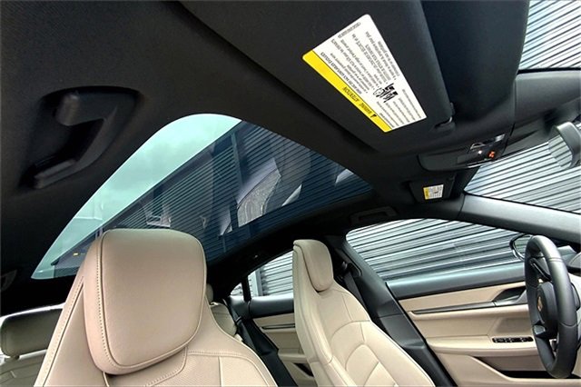 New 2025 Porsche Taycan image 31