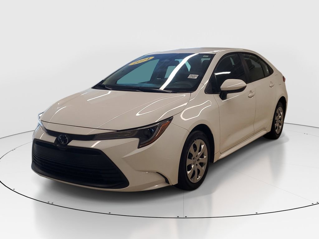 Used 2024 Toyota Corolla LE FWD image 3