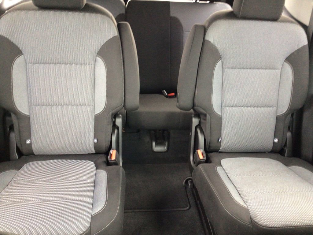 Used 2020 Chevrolet Traverse LT image 15