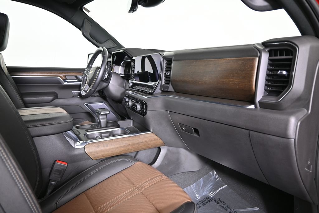 Used 2023 Chevrolet Silverado 1500 High Country w/ Technology Package image 16