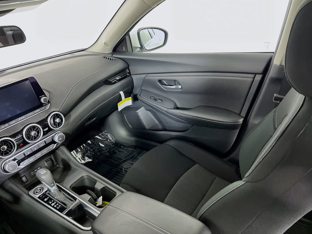 Used 2025 Nissan Sentra SV FWD image 21