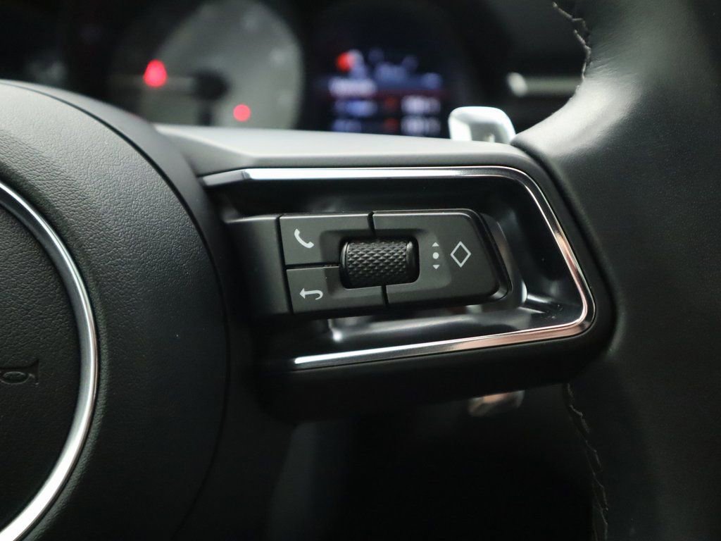 Used 2022 Porsche Macan S image 12