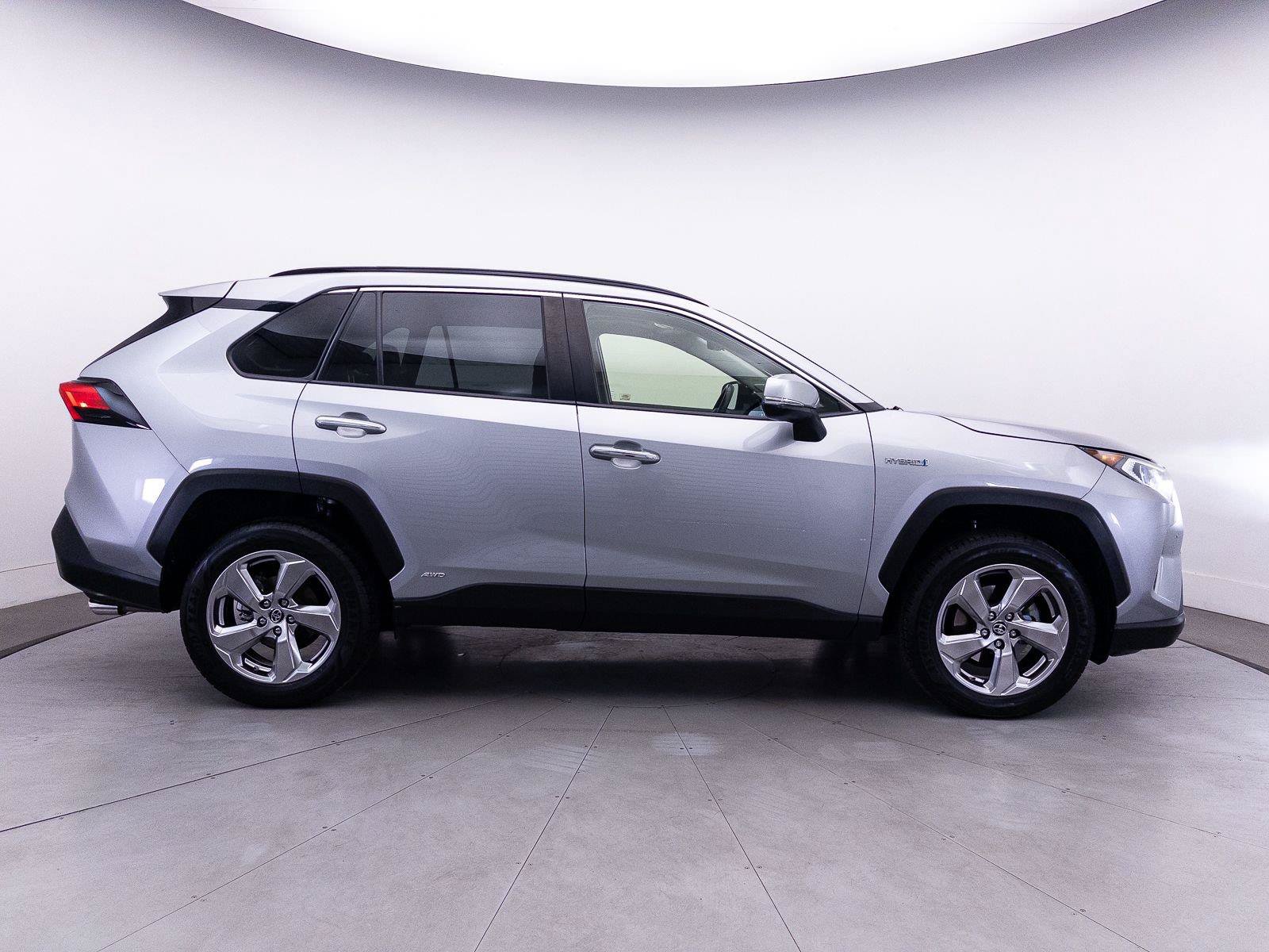 Used 2019 Toyota RAV4 Limited w/ Carpet Mat Package AWD/4WD image 45