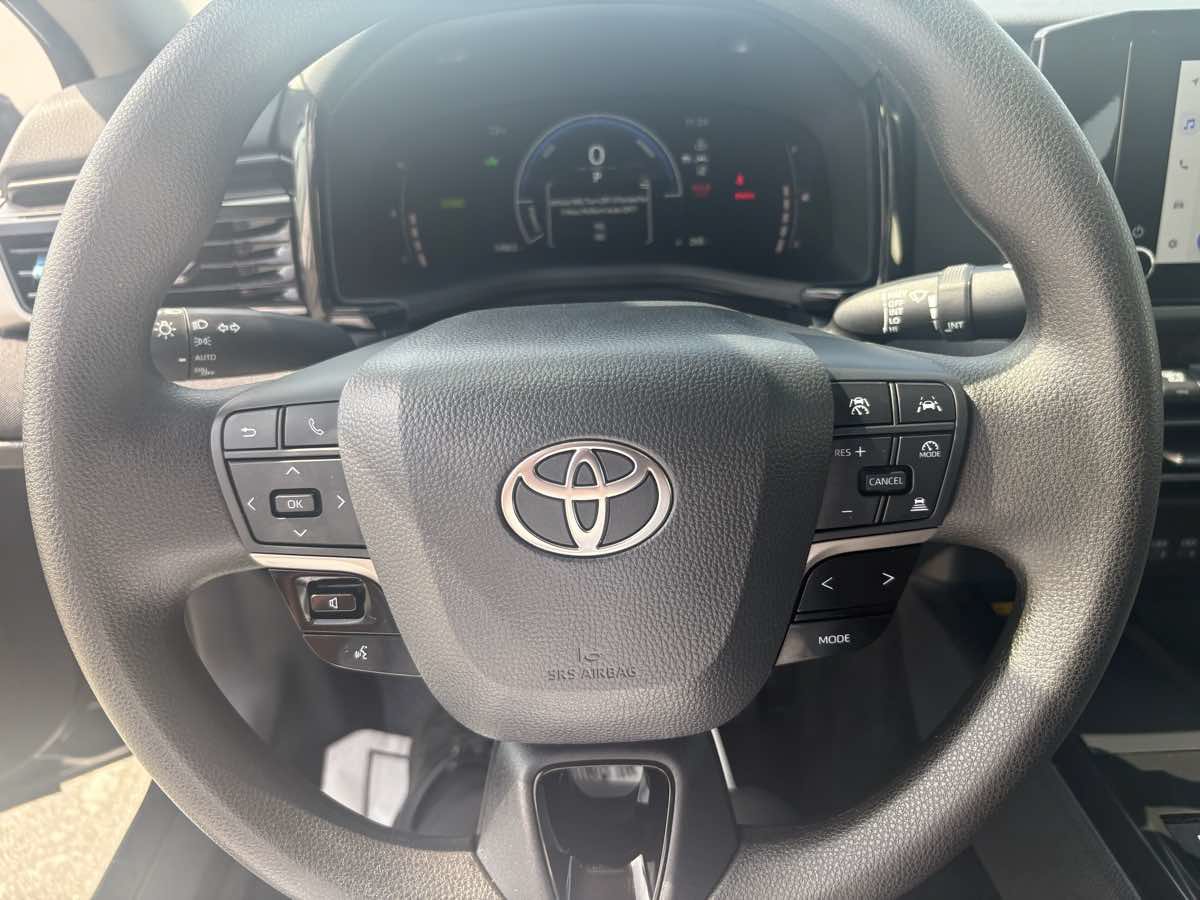 Used 2026 Toyota Camry LE FWD image 23