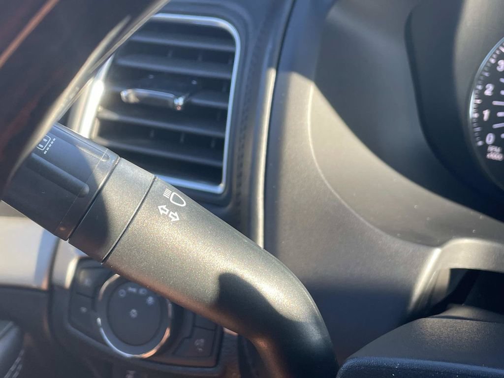 Used 2018 Ford Explorer Platinum AWD/4WD image 34