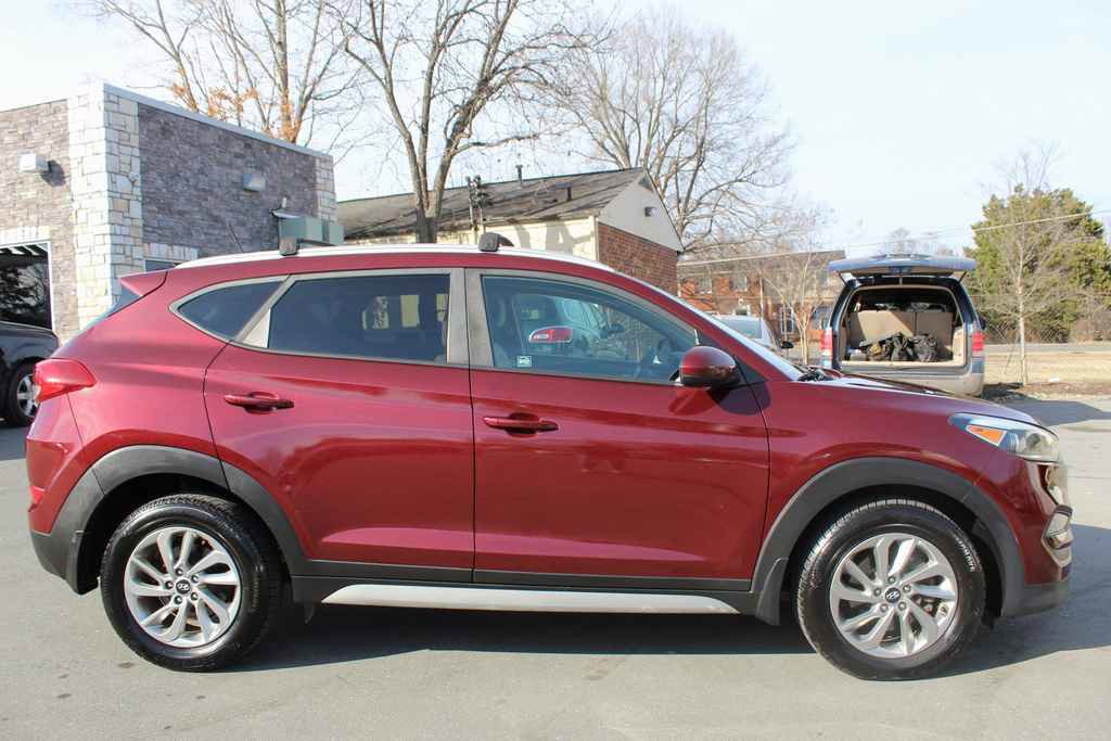Used 2017 Hyundai Tucson SE FWD image 4