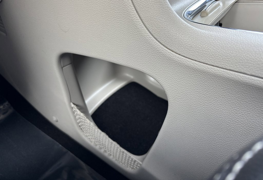 Used 2019 Dodge Grand Caravan SXT image 31