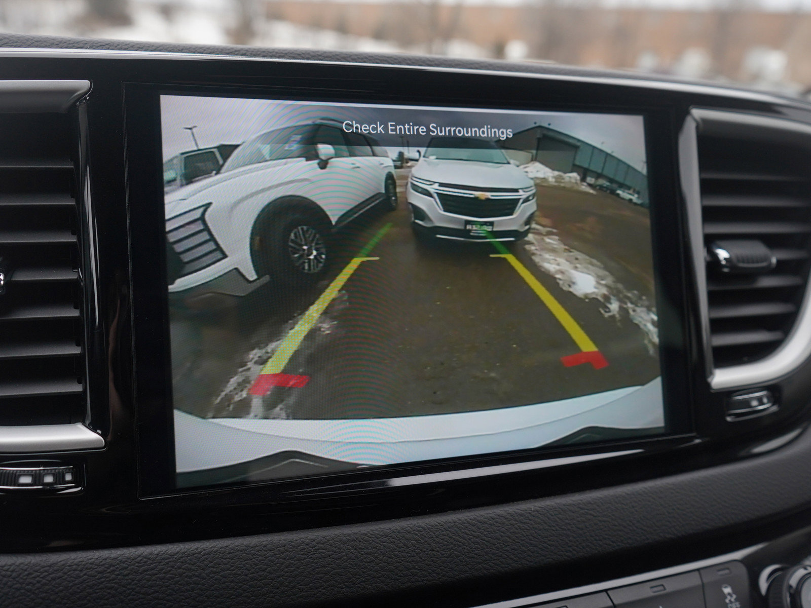 Used 2024 Chrysler Pacifica Touring-L image 23