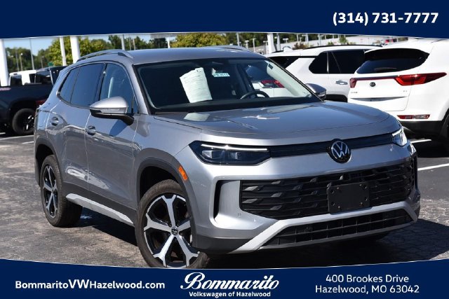 Used 2025 Volkswagen Tiguan SE