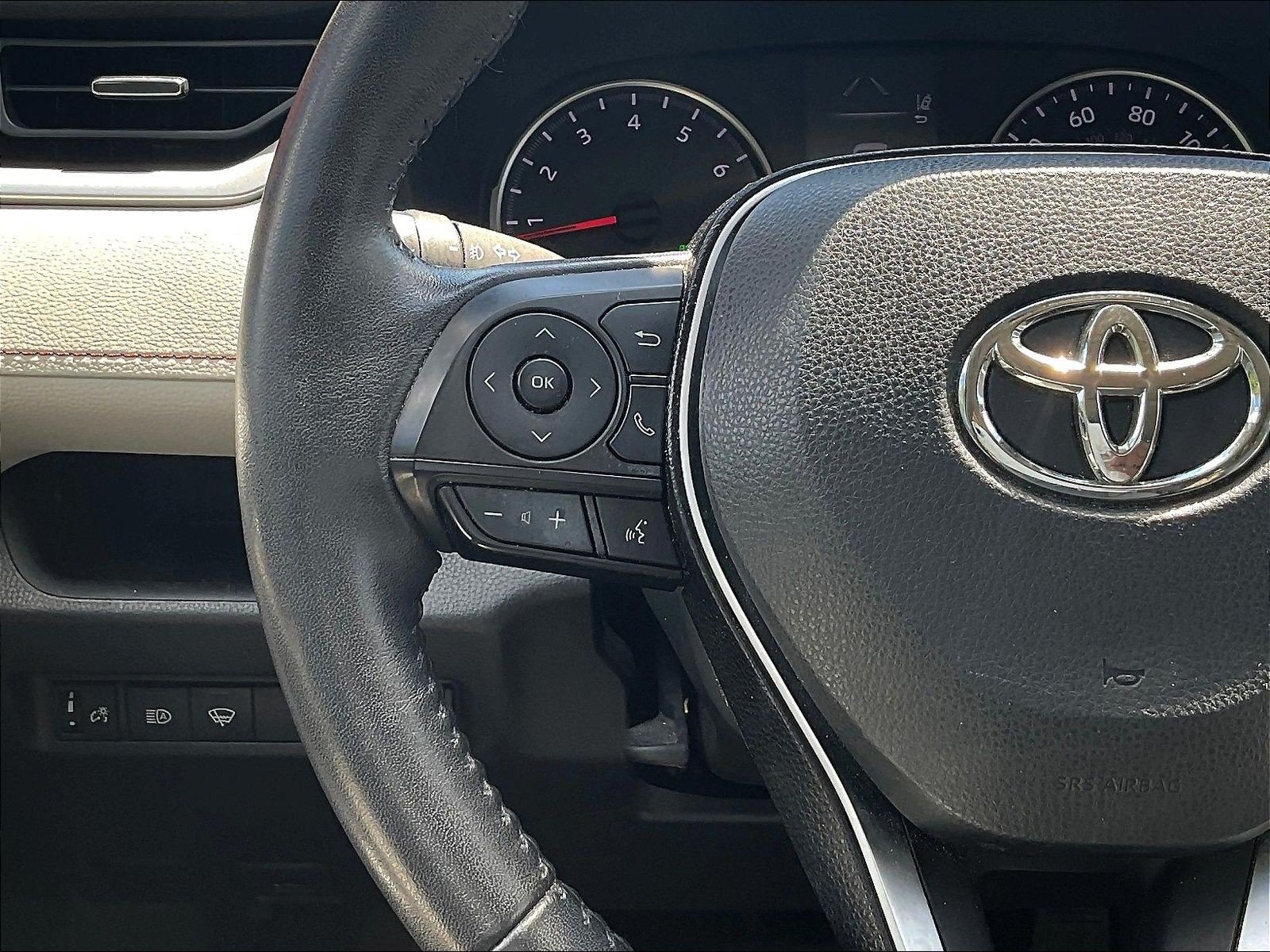 Used 2019 Toyota RAV4 XLE Premium w/ Cold Weather Package AWD/4WD image 12