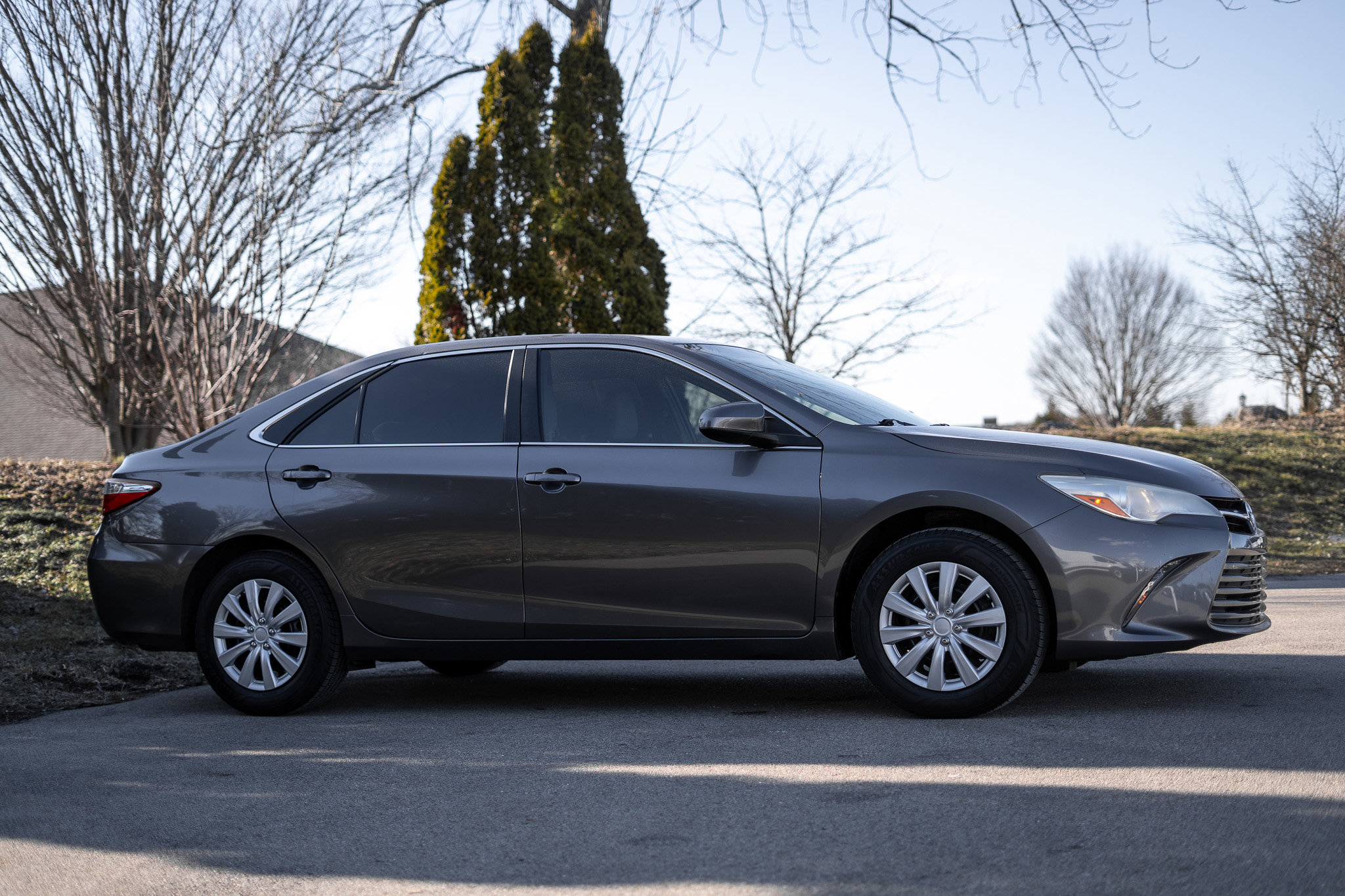 Used 2017 Toyota Camry LE image 4