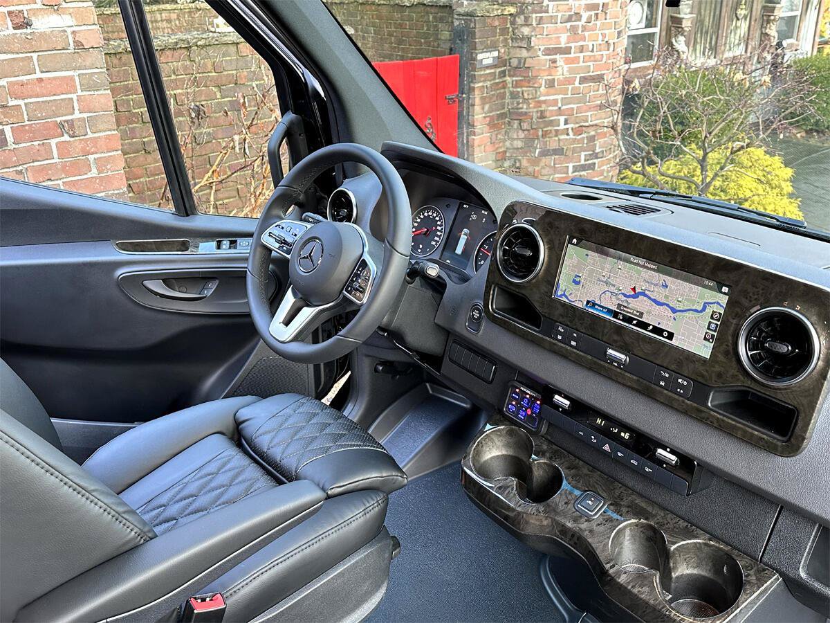 Used 2024 Mercedes-Benz Sprinter 3500 image 13