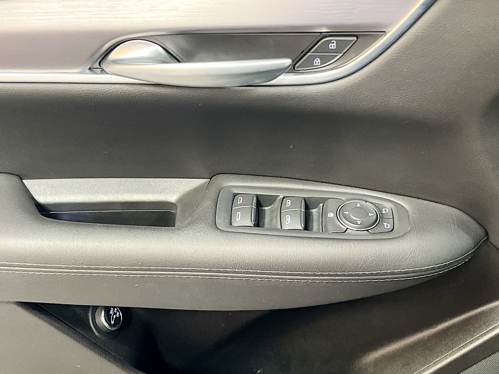 Used 2025 Cadillac XT5 Luxury AWD/4WD image 18