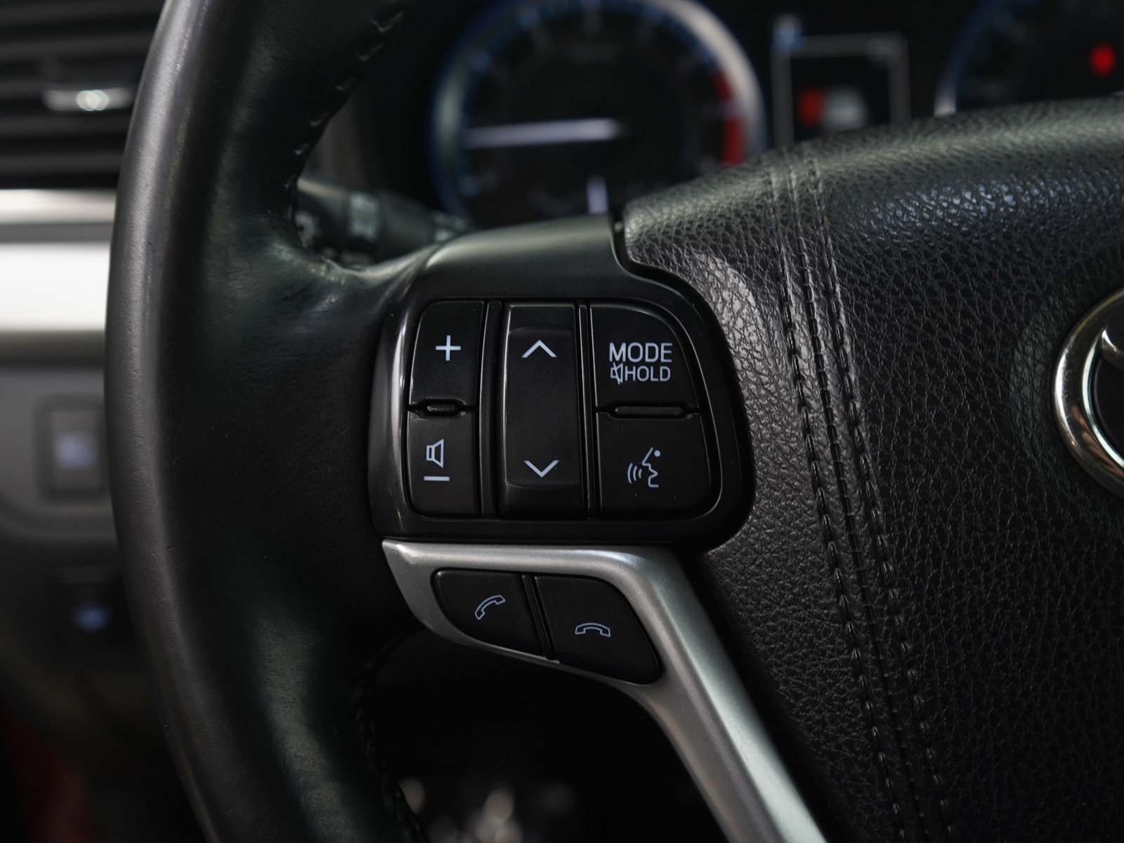 Used 2018 Toyota Highlander XLE image 19