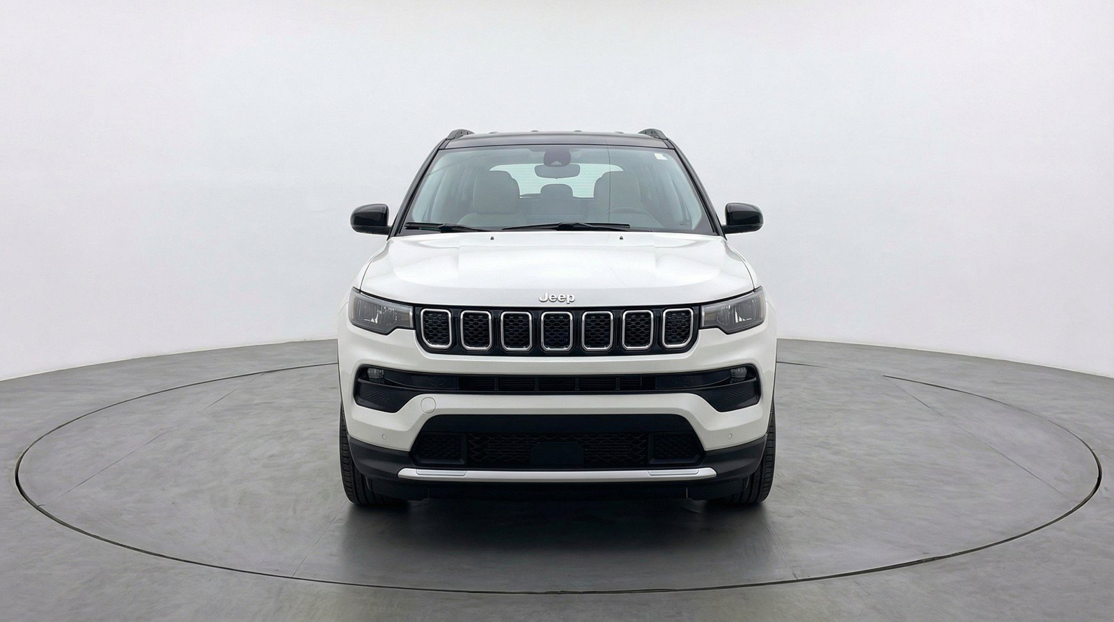 Used 2025 Jeep Compass Limited AWD/4WD image 2