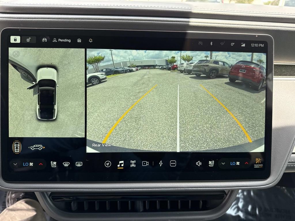 Used 2025 Rivian R1S Adventure AWD/4WD image 31