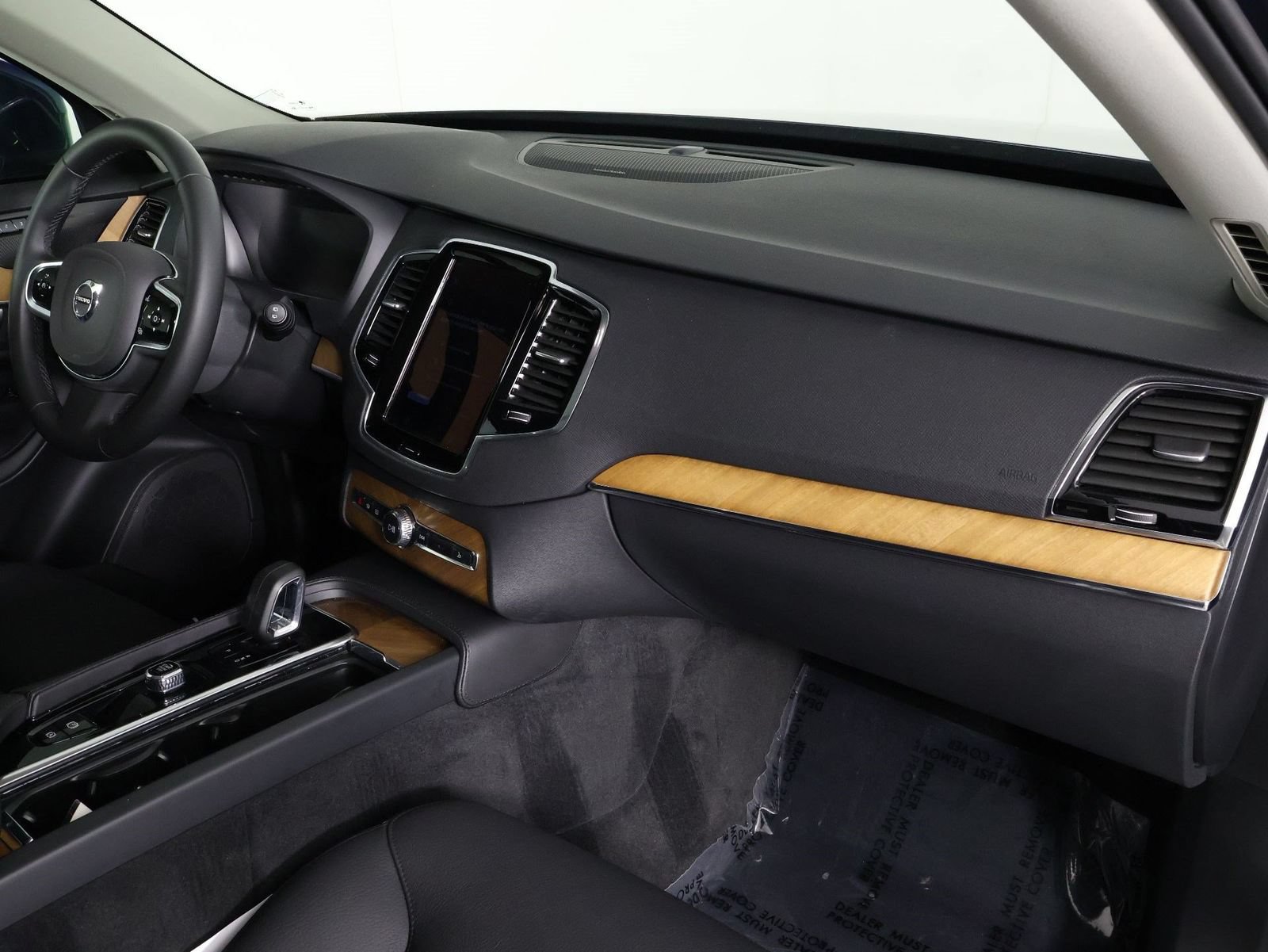 Certified 2023 Volvo XC90 B6 Plus AWD/4WD image 22