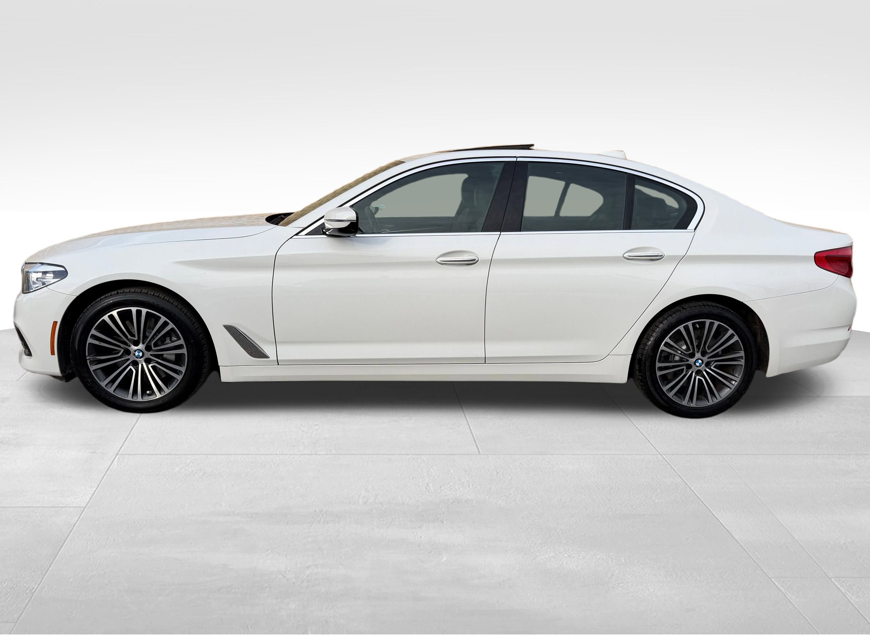 Used 2018 BMW 530i xDrive image 10
