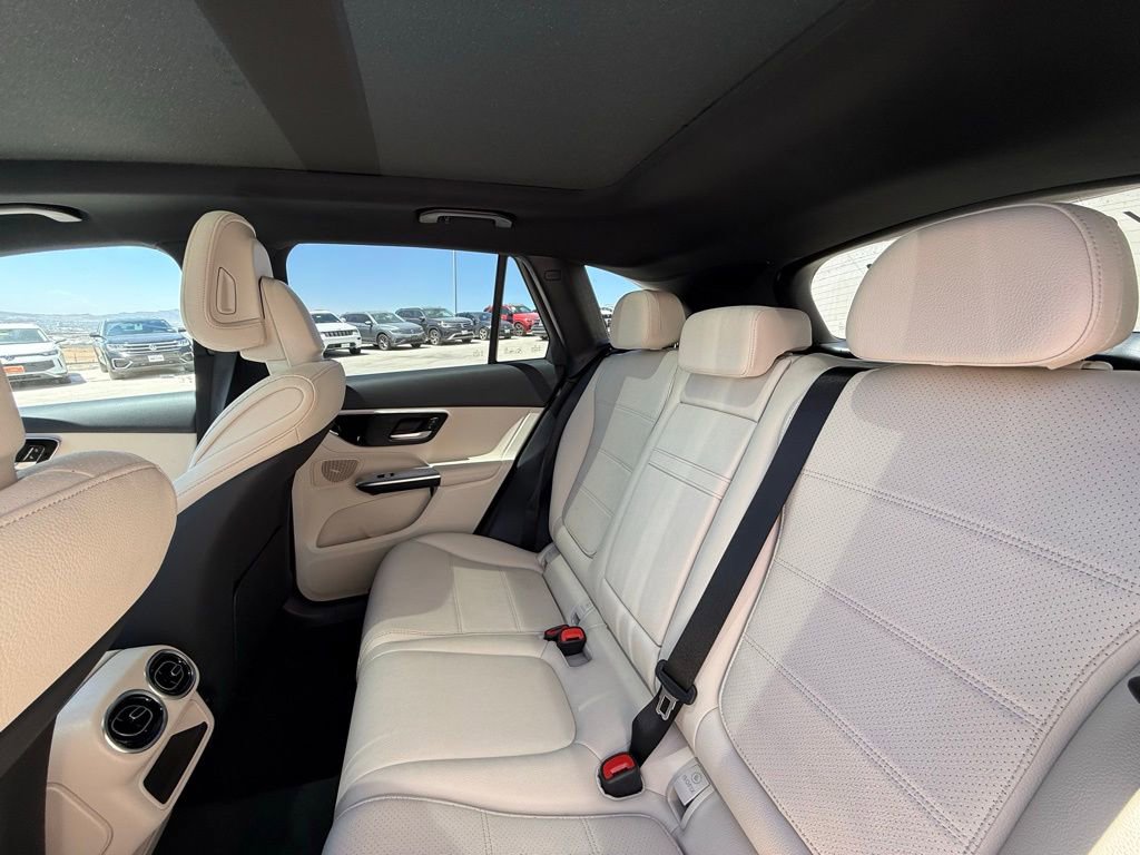 Used 2026 Mercedes-Benz GLC 300 4MATIC image 16
