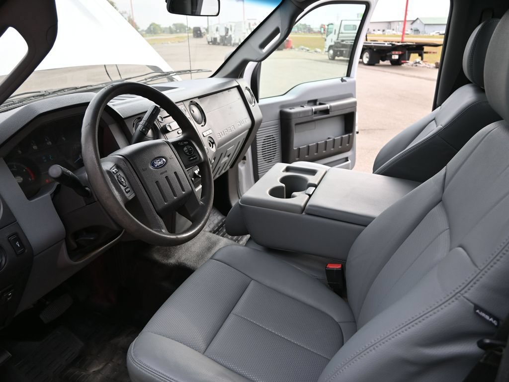 Used 2016 Ford F550 2WD Regular Cab Super Duty image 26