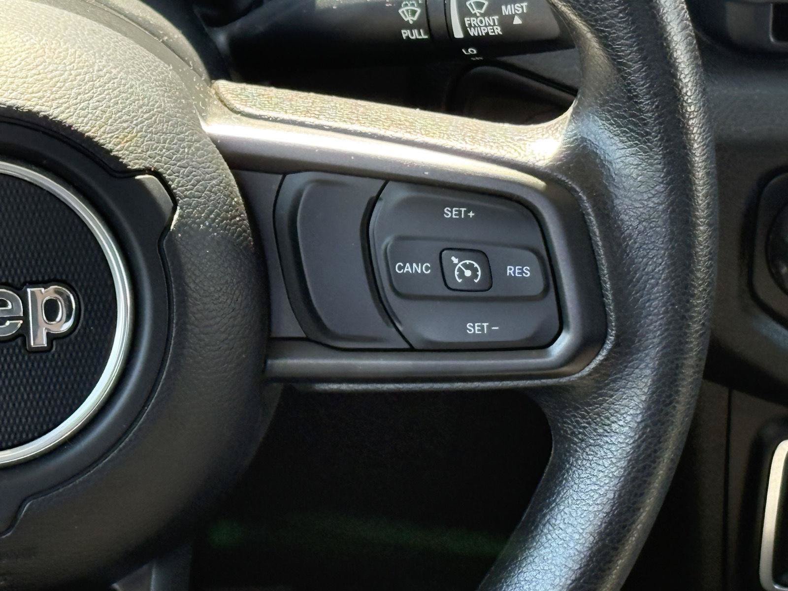 Used 2025 Jeep Gladiator Sport AWD/4WD image 10