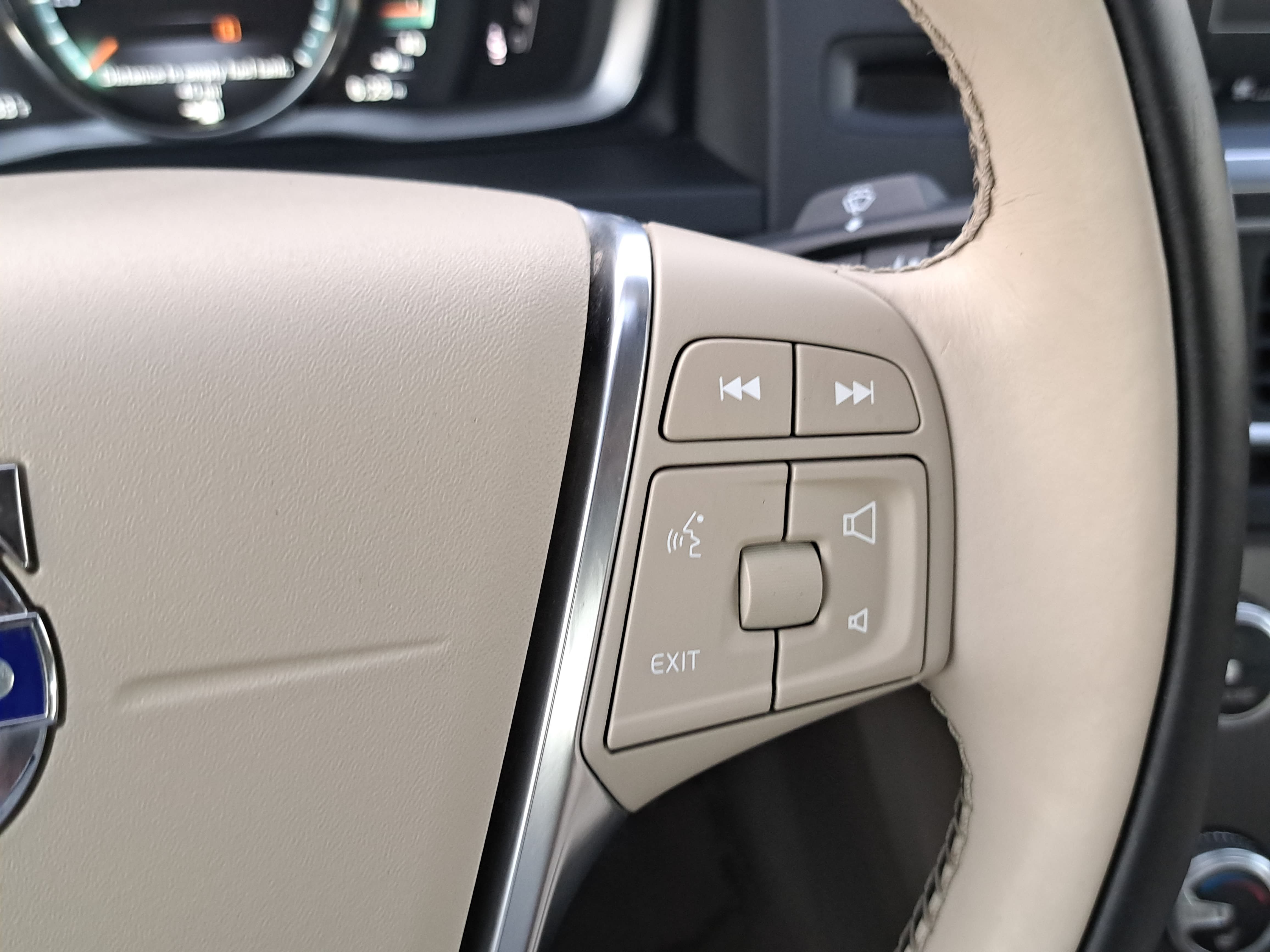 Used 2015 Volvo S60 T5 Platinum FWD image 18