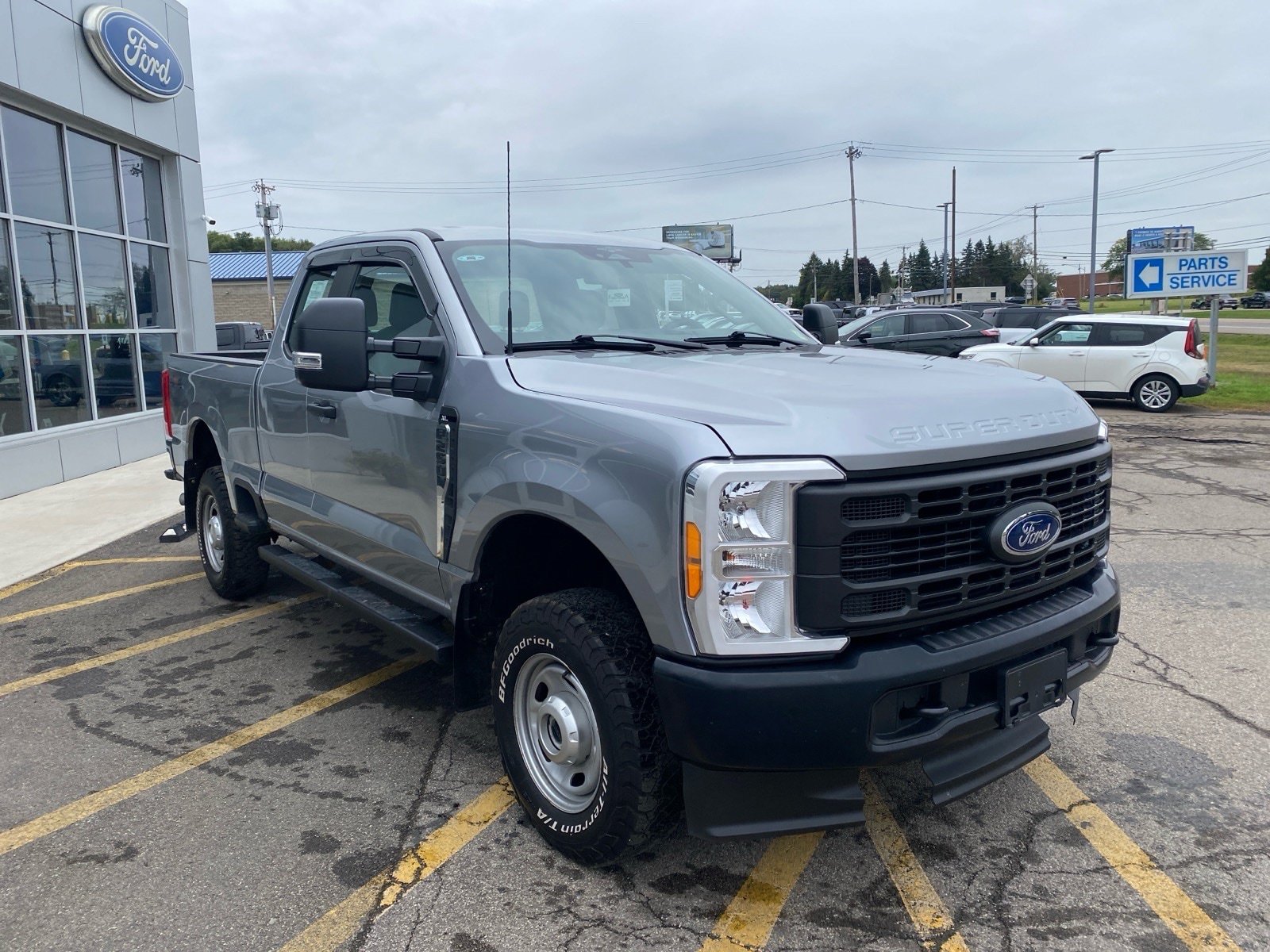 Used 2023 Ford F250 XL w/ Snow Plow Prep Package AWD/4WD image 8